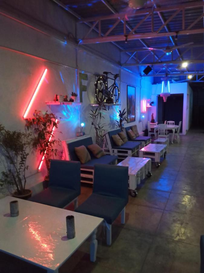 Birdnest Guesthouse, Gaia Rooftop Cafe Kuala Lumpur Dış mekan fotoğraf